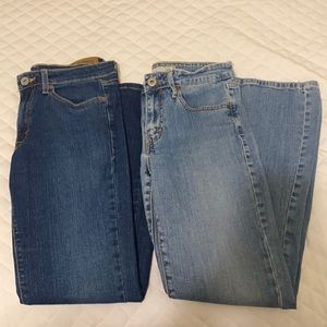 2 Pairs of Levi’s